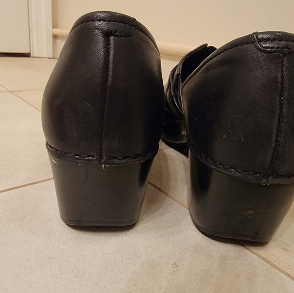 Dansko Black Leather Shoes - Picture 10 of 15